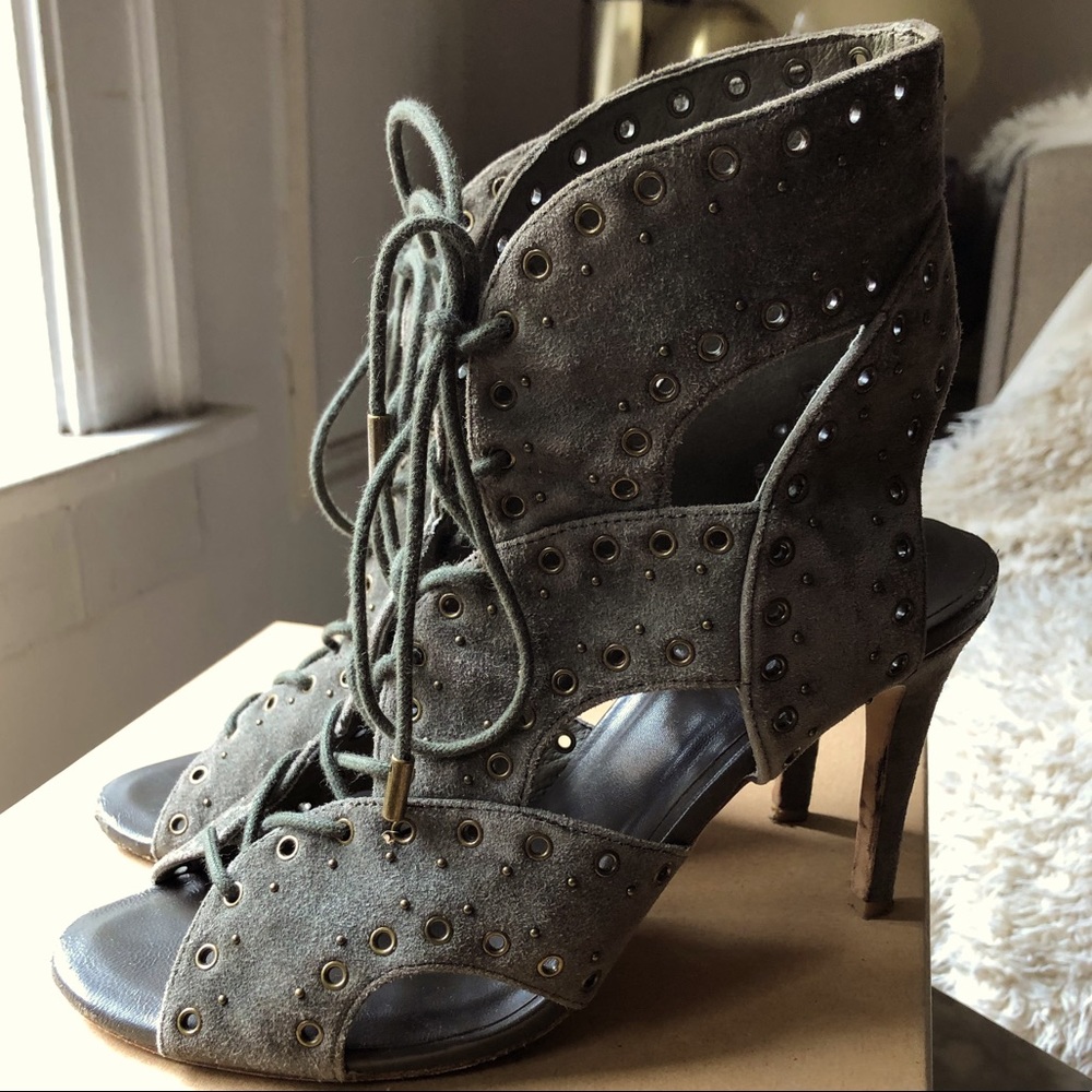 Joie “Aeron” shoe in Ash Green